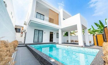 Villa zum Kauf mit 6 Zimmer in Bang Lamung, Chonburi
