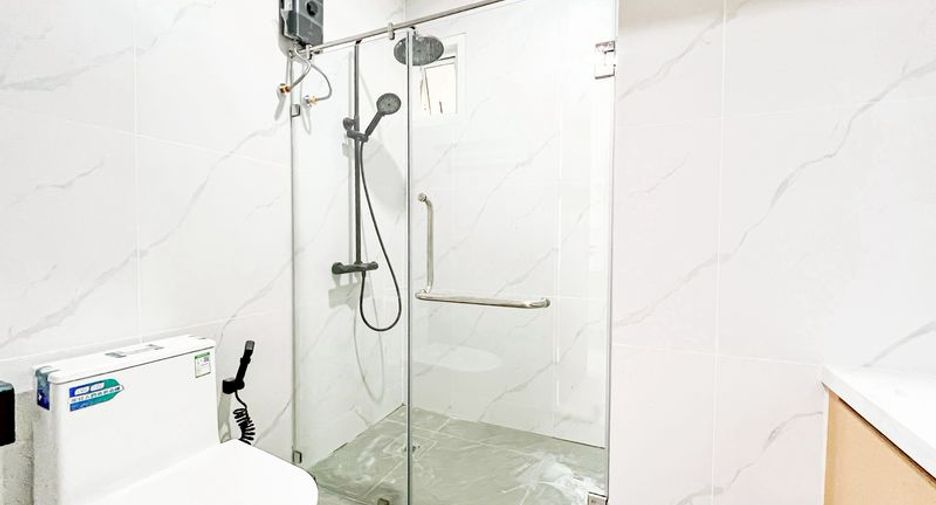 Villa en venta de 5 habitaciones en Bang Lamung, Chonburi