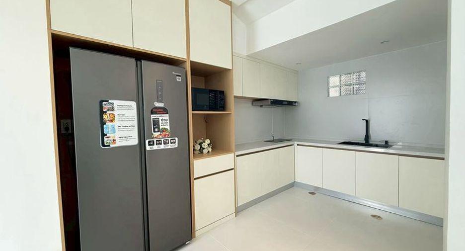 Villa zum Kauf mit 6 Zimmer in Bang Lamung, Chonburi