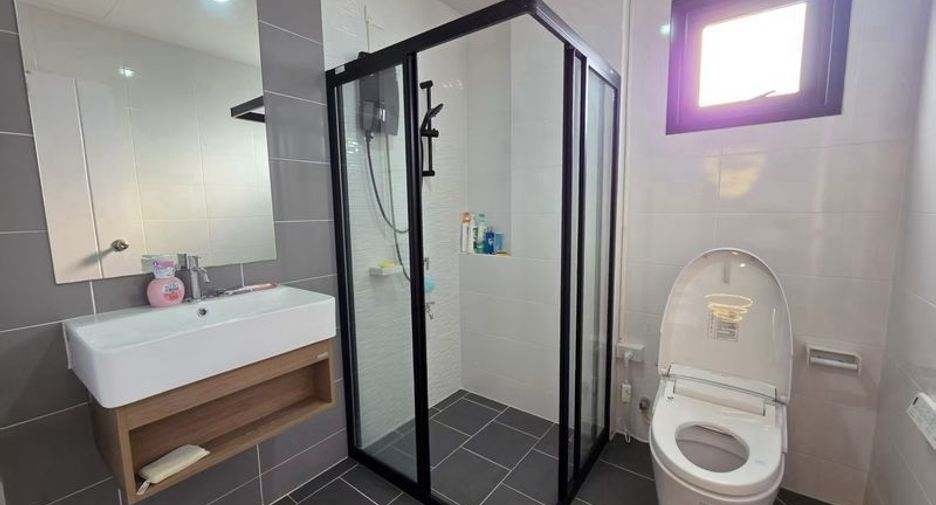 For sale 4 bedrooms house in Bang Lamung, Chonburi