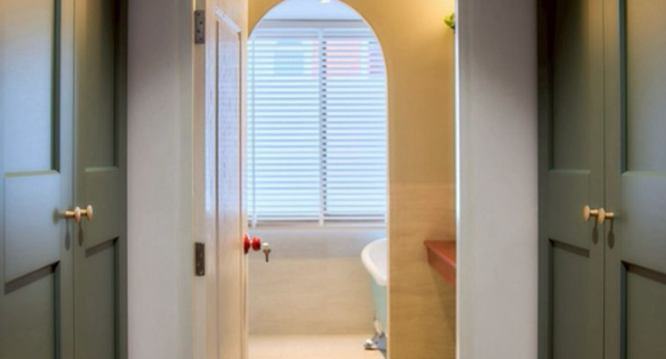 Condo en alquiler y en venta de 4 habitaciones en Watthana, Bangkok