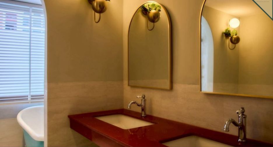 Condo en alquiler y en venta de 4 habitaciones en Watthana, Bangkok