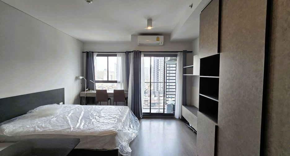 For rent 1 bed condo in Phaya Thai, Bangkok