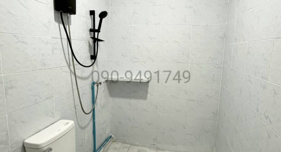 For rent 3 bedrooms townhouse in Bueng Kum, Bangkok