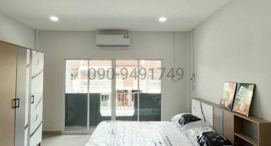 For rent 3 bedrooms townhouse in Bueng Kum, Bangkok