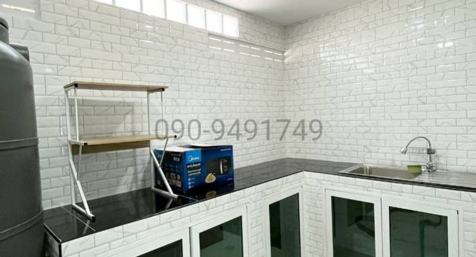 For rent 3 bedrooms townhouse in Bueng Kum, Bangkok