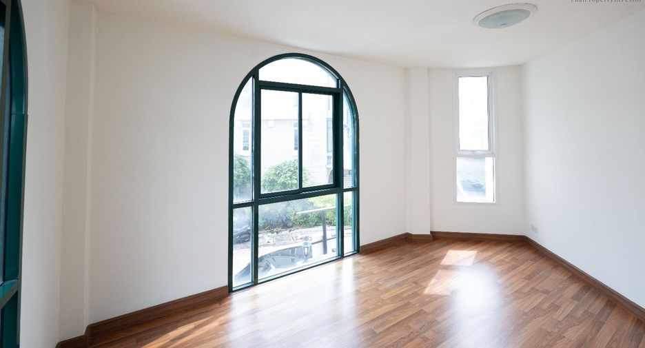 Reihenhaus zur Miete mit 6 Zimmer in Samphanthawong, Bangkok