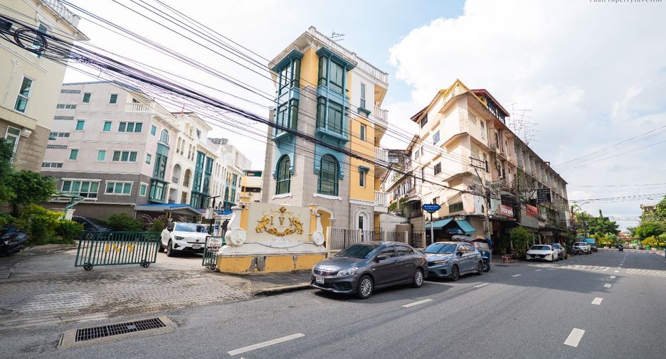 Reihenhaus zur Miete mit 6 Zimmer in Samphanthawong, Bangkok