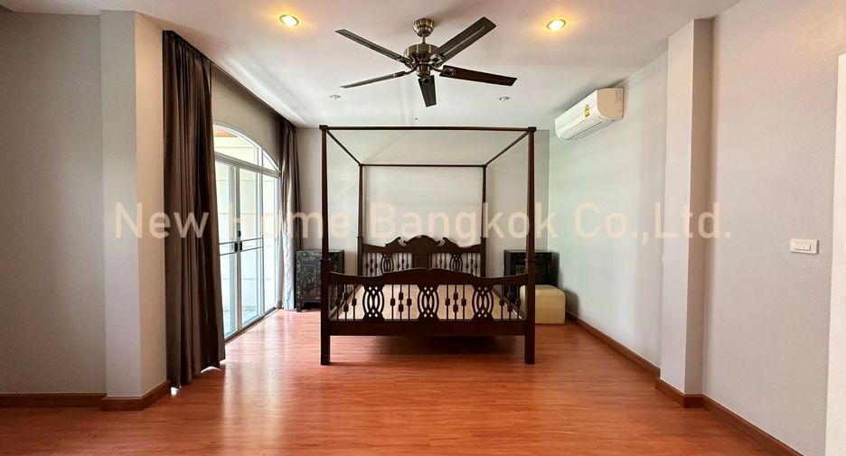 For rent 3 bedrooms house in Khlong Toei, Bangkok
