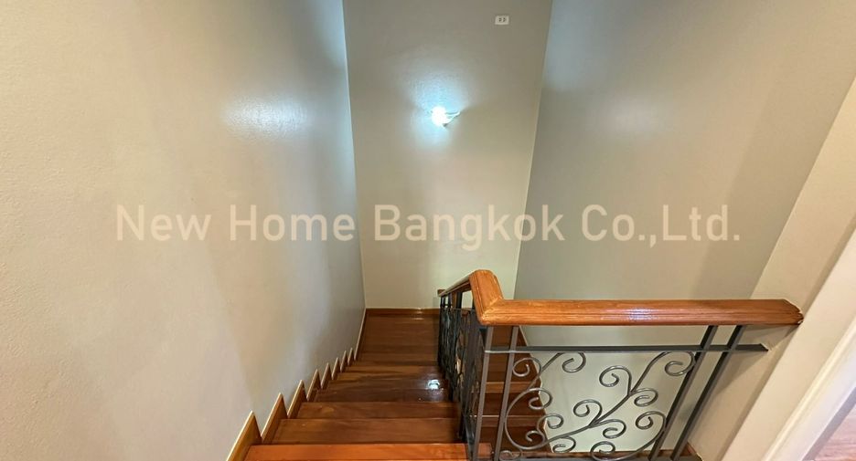 For rent 3 bedrooms house in Khlong Toei, Bangkok