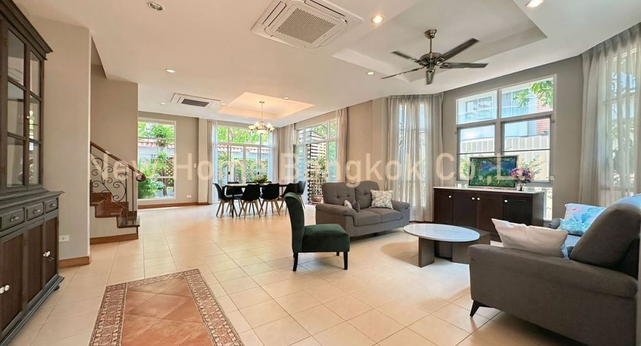 For rent 3 bedrooms house in Khlong Toei, Bangkok