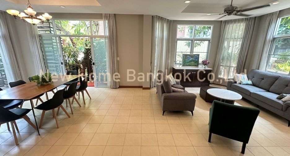 For rent 3 bedrooms house in Khlong Toei, Bangkok