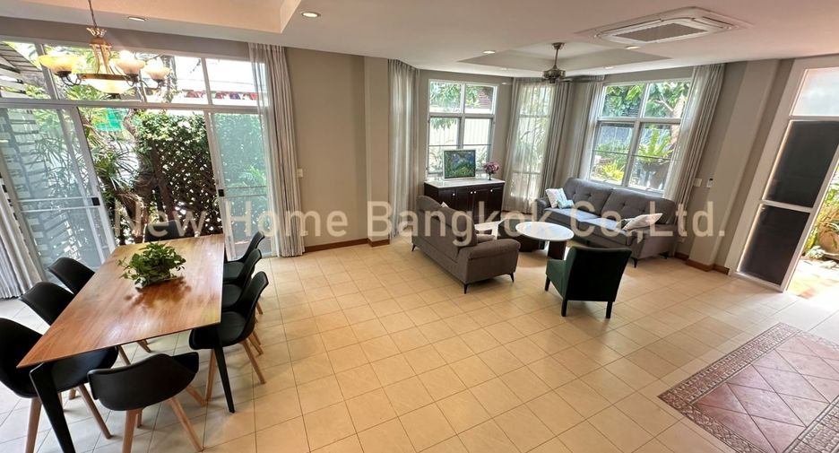 For rent 3 bedrooms house in Khlong Toei, Bangkok