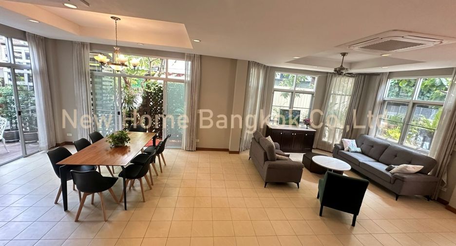 For rent 3 bedrooms house in Khlong Toei, Bangkok