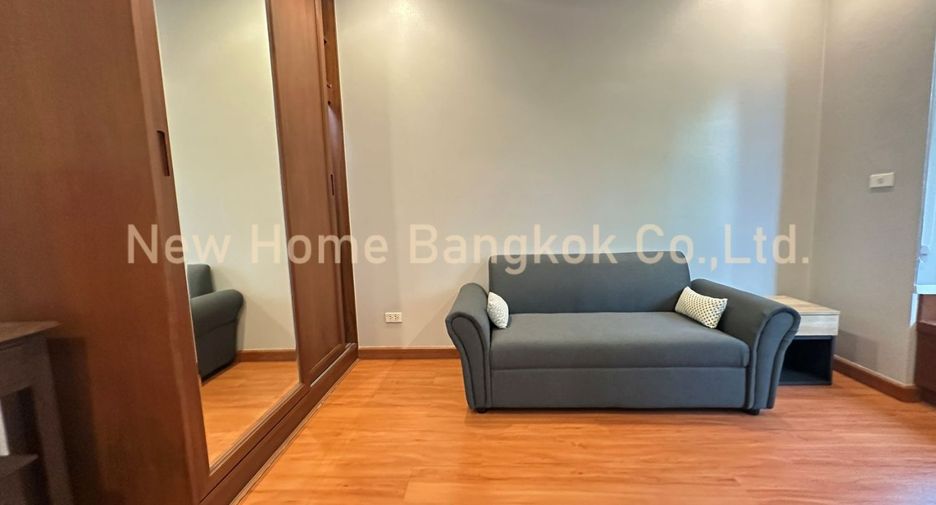 For rent 3 bedrooms house in Khlong Toei, Bangkok