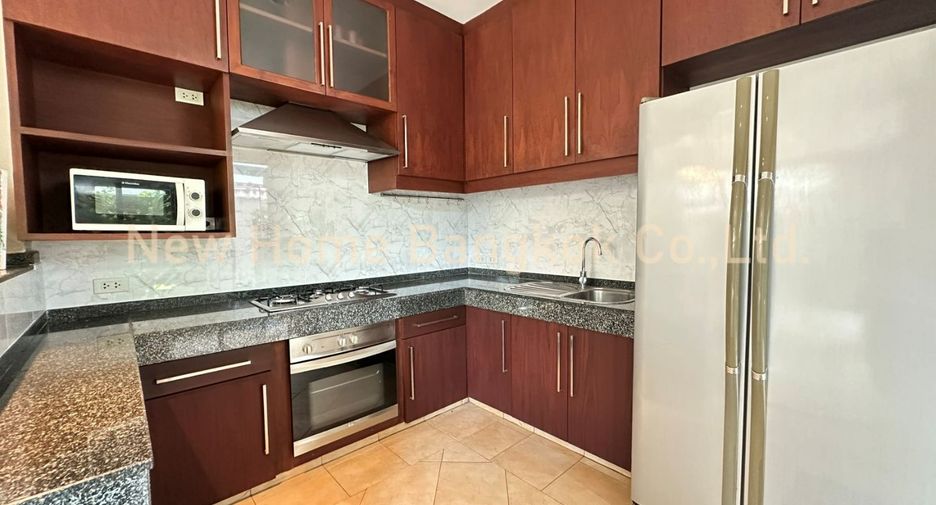 For rent 3 bedrooms house in Khlong Toei, Bangkok