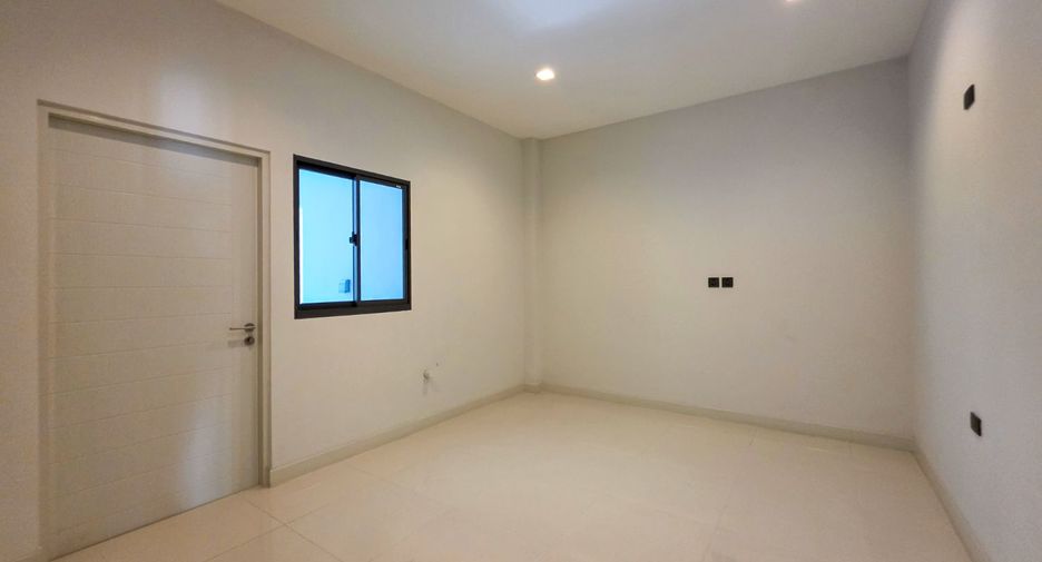 Продажа 5 спальни дом в Bang Kruai, Нонтабури