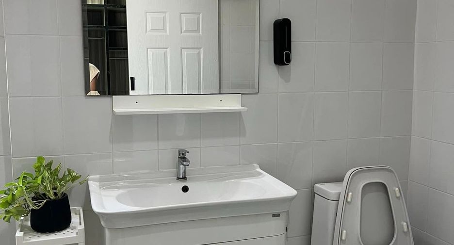 For rent 3 bedrooms house in Lat Phrao, Bangkok