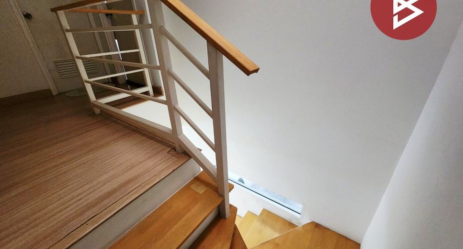 For sale 4 ベッドルーム townhouse in Phan Thong, Chonburi