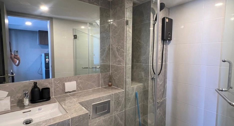 For rent 1 bed condo in Bang Kapi, Bangkok