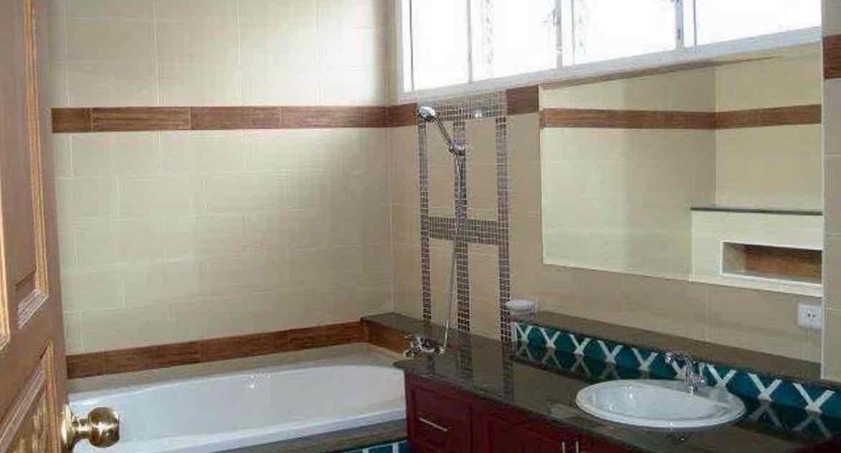For rent 5 bedrooms villa in South Pattaya, Pattaya