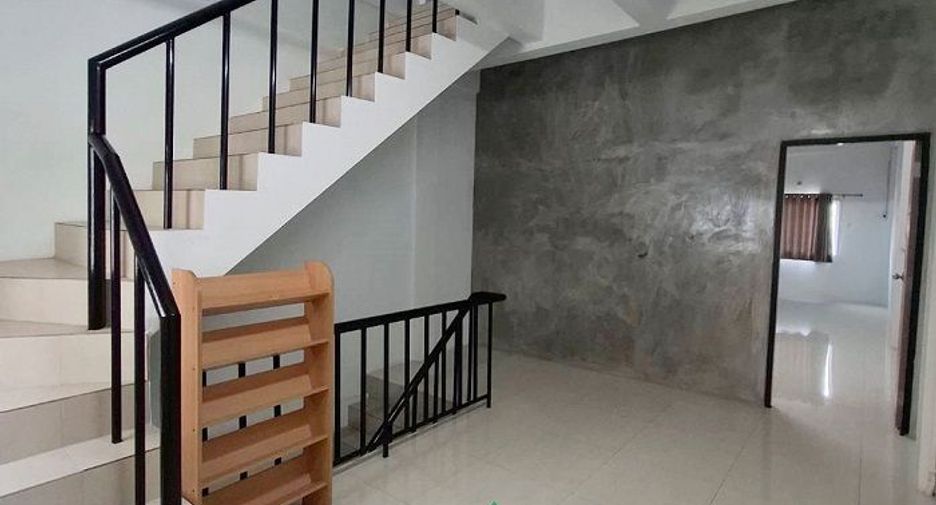 Local comercial en venta de 3 habitaciones en Lam Luk Ka, Pathum Thani