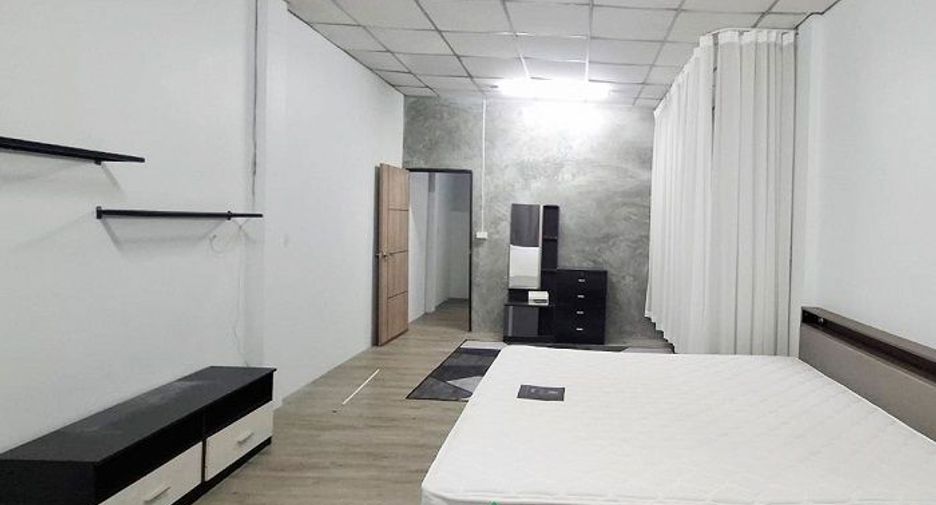 Local comercial en venta de 3 habitaciones en Lam Luk Ka, Pathum Thani