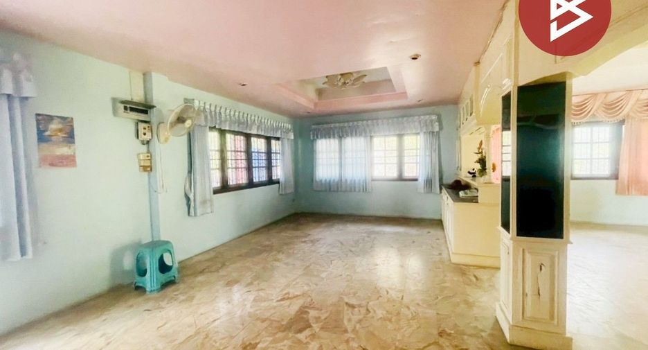 For sale 3 bedrooms house in Mueang Nakhon Sawan, Nakhon Sawan