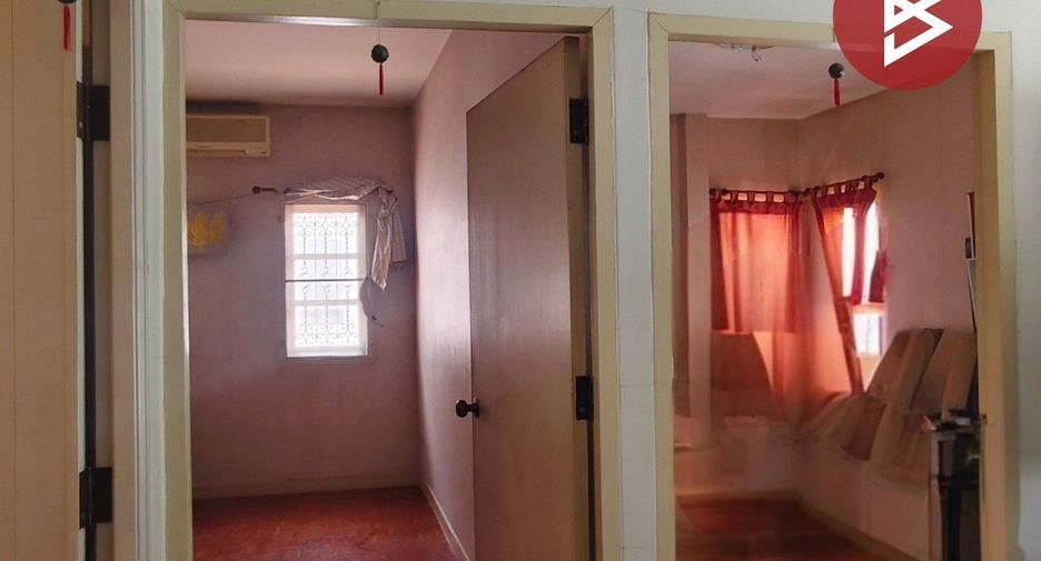 For sale 3 bedrooms house in Khlong Sam Wa, Bangkok