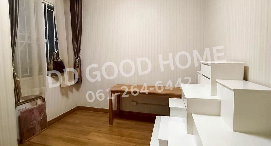 For sale 4 bedrooms townhouse in Sai Noi, Nonthaburi