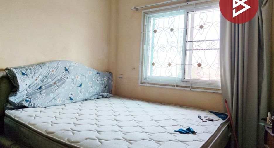 Reihenhaus zum Kauf mit 2 Zimmer in Nong Chok, Bangkok