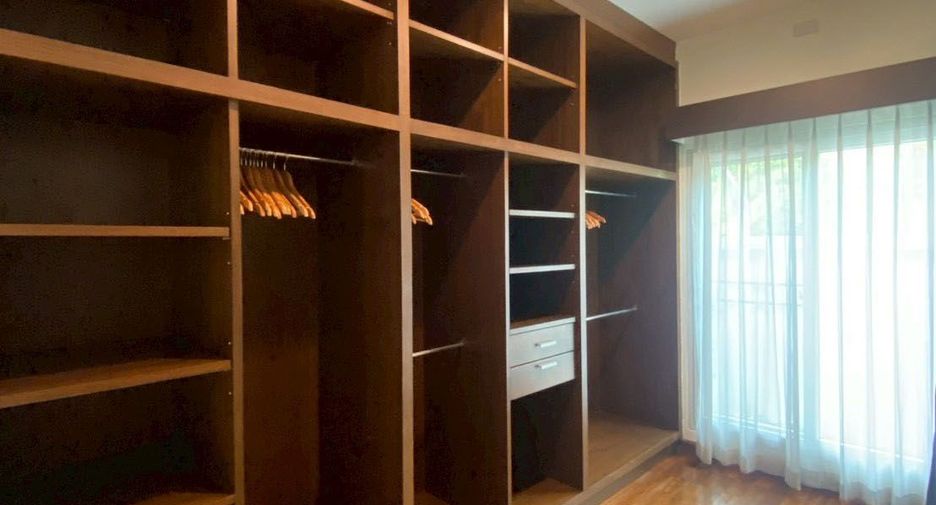 For sale 5 bedrooms house in Mueang Chiang Mai, Chiang Mai