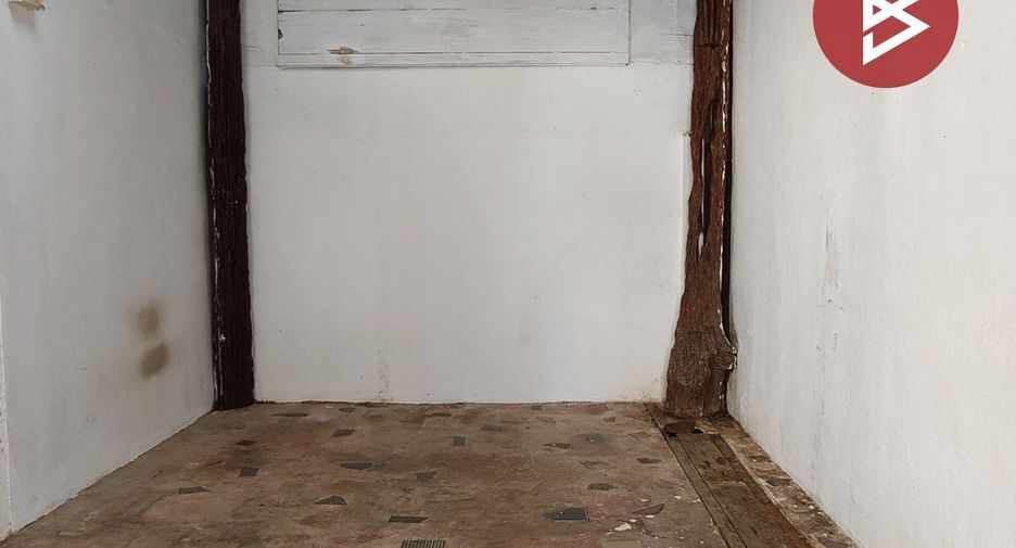 For sale 4 bedrooms retail Space in Mueang Nakhon Si Thammarat, Nakhon Si Thammarat