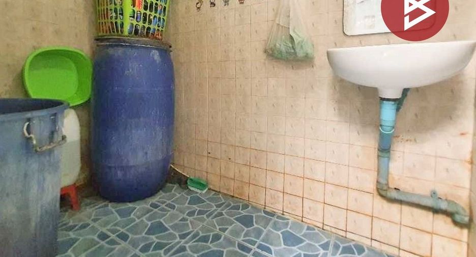 For sale 1 bed townhouse in Mueang Samut Prakan, Samut Prakan