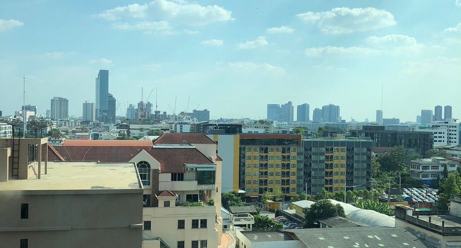 For rent 1 bed condo in Phra Khanong, Bangkok