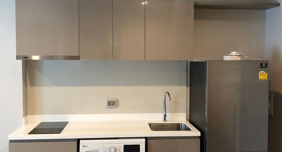 For rent 1 bed condo in Phra Khanong, Bangkok