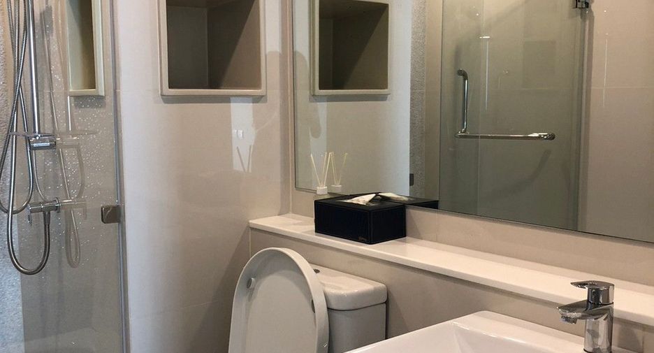 For rent 1 bed condo in Phra Khanong, Bangkok