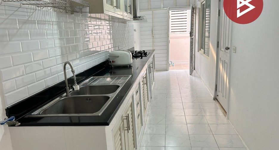 Casa en venta de 3 habitaciones en Bang Phli, Samut Prakan