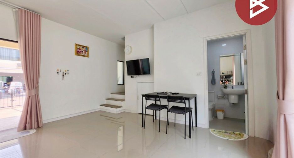 For sale 3 bedrooms townhouse in Mueang Pathum Thani, Pathum Thani