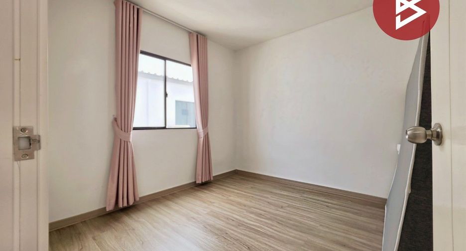 For sale 3 bedrooms townhouse in Mueang Pathum Thani, Pathum Thani