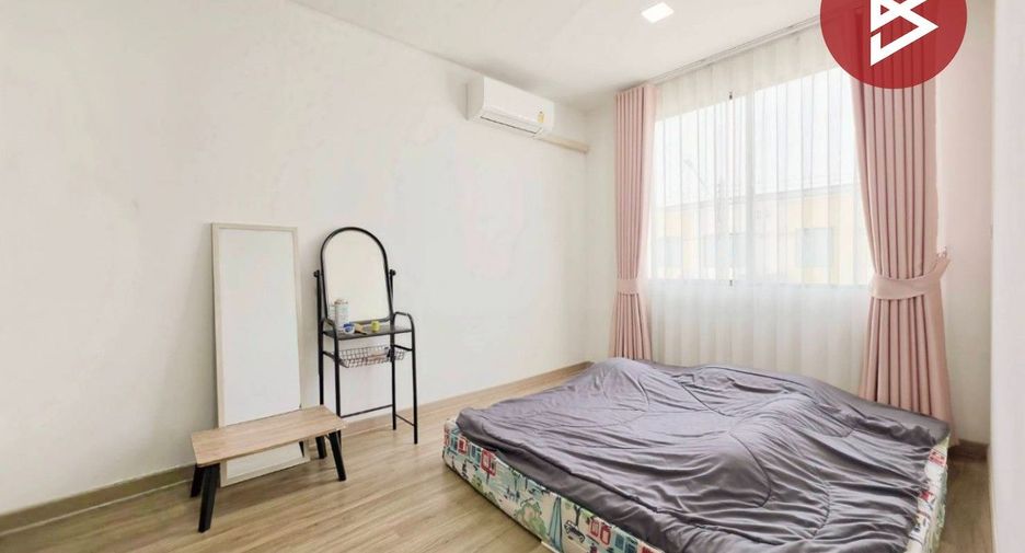 For sale 3 bedrooms townhouse in Mueang Pathum Thani, Pathum Thani