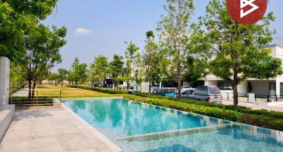 For sale 3 bedrooms townhouse in Mueang Pathum Thani, Pathum Thani