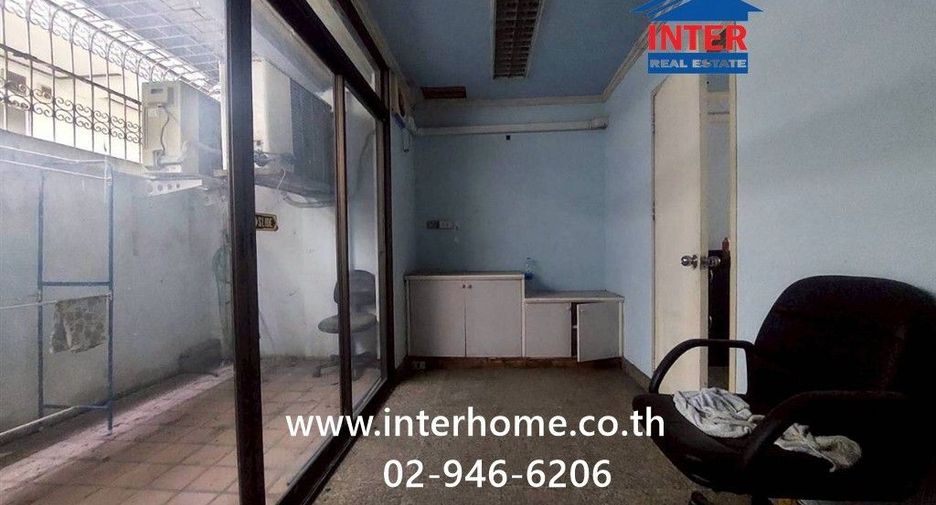 Gewerbefläche zur Miete mit 4 Zimmer in Bang Phlat, Bangkok
