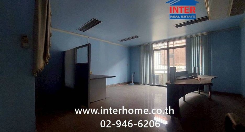 Gewerbefläche zur Miete mit 4 Zimmer in Bang Phlat, Bangkok