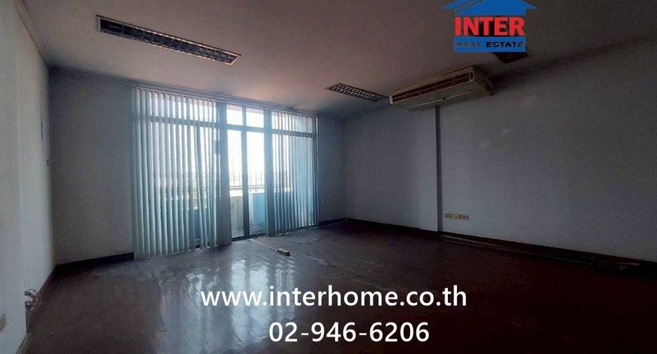 Gewerbefläche zur Miete mit 4 Zimmer in Bang Phlat, Bangkok