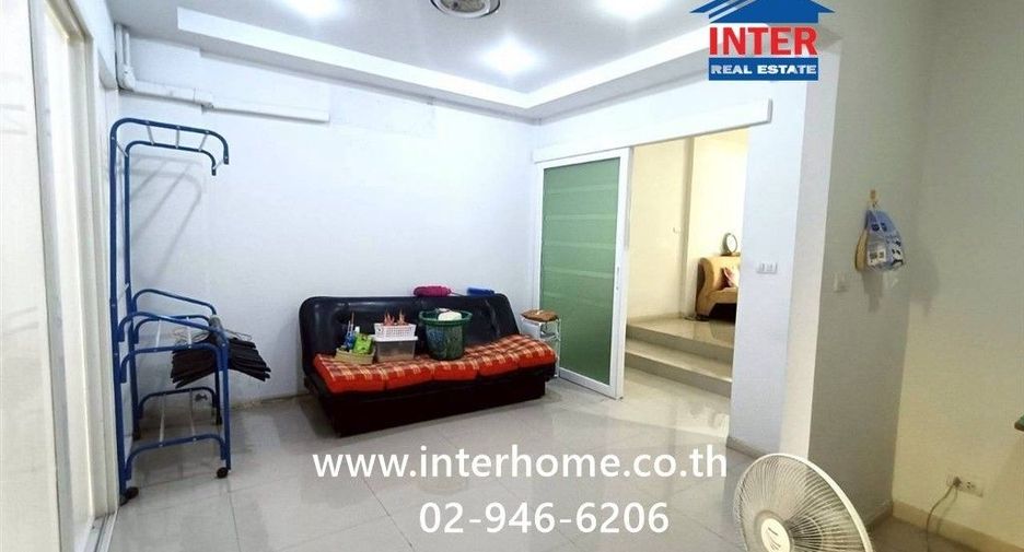 For sale 4 bedrooms townhouse in Bang Khen, Bangkok
