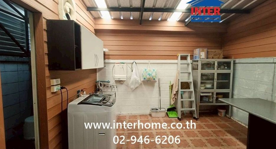 For sale 4 bedrooms townhouse in Bang Khen, Bangkok