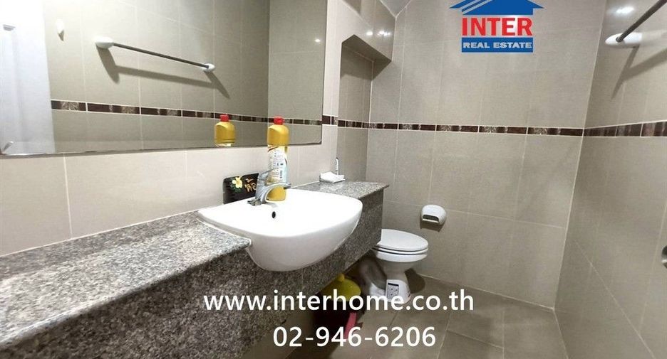 For sale 4 bedrooms townhouse in Bang Khen, Bangkok
