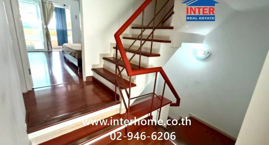 For sale 4 bedrooms townhouse in Bang Khen, Bangkok