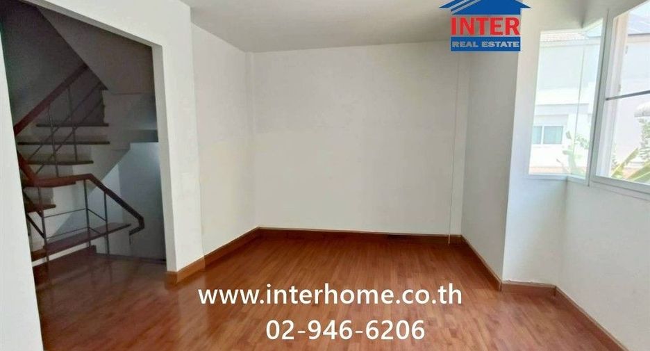 For sale 4 bedrooms townhouse in Bang Khen, Bangkok